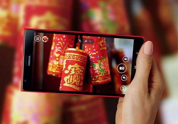 Nokia 6 吋姊妹 Lumia 1320 及紅色 Lumia 1520 閃亮登場