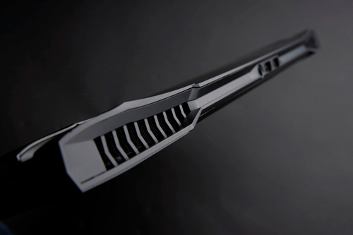 AORUS 玩家專屬防鬼背光鍵盤,搭配採用剪刀腳機械裝置的巨集鍵,帶來極致觸感和高反應力