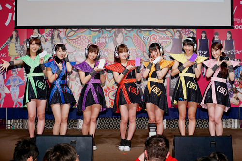 旗艦機皇 Xperia Z1 和 MDR-XB920,結合頂尖 Sony 技術工藝,和 Up Up Girls一起卡哇伊