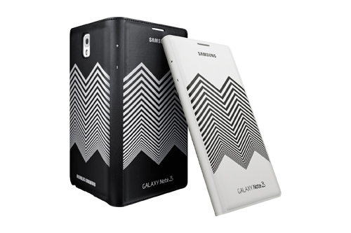 Nicholas Kirkwood 將倫敦時尚週自己的產品設計概念融入 GALAXY Note 3 手機皮套,運用黑白交錯的幾何設計、簡潔的線條排列,將最簡約的設計美學展現得淋漓盡致
