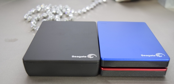 希捷推出全球首顆雙倍速 4TB 隨身碟 萬元有找!