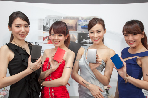 Seagate 在台發表目前容量最大 4TB 行動硬碟 Backup Plus Fast