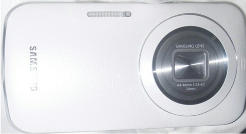 先前傳聞是 Galaxy S5 Zoom 的機身背面流出照,畫面擷取自 AndroidCentral 網站。