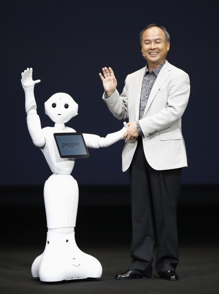 「Pepper」原型機今天在東京展出。(路透)