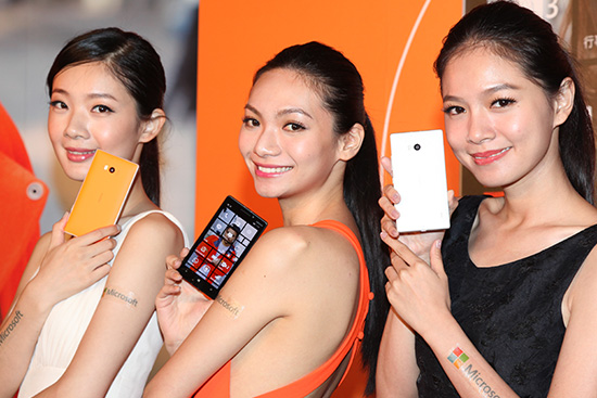 單機售價 18900 元 Lumia 930 精彩攝錄上市
