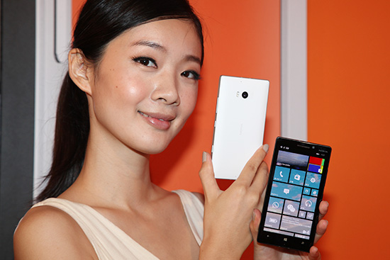 單機售價 18900 元 Lumia 930 精彩攝錄上市