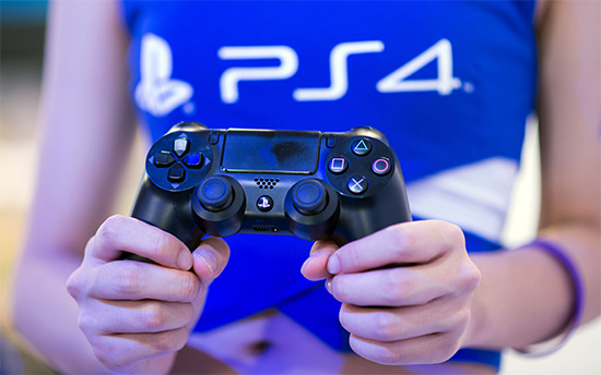 駭客組織這次是針對 Sony 旗下的遊戲網路 PlayStation Network 進行攻擊,圖片來源:法新社