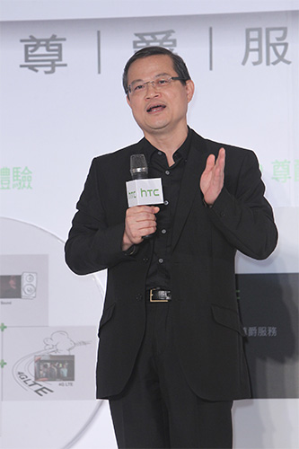 HTC 北亞區總經理董俊良宣布 HTC 在台發表 VIP 尊爵服務,本報記者胡舜翔攝影
