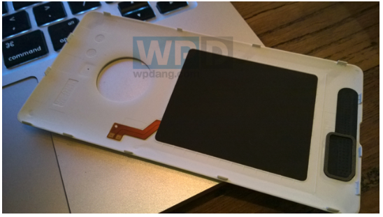 支援無線充電功能的背蓋,畫面擷取自 Wpdang 網站