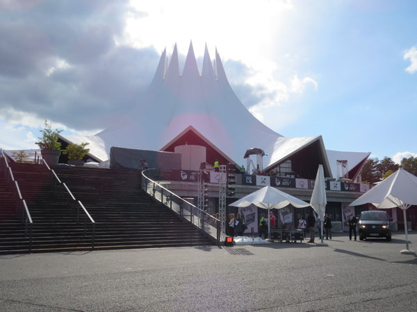 柏林時間下午3點,台灣時間晚上9點,三星電子將在柏林 Tempodrom 音樂廳舉辦UNPACKED發表會,預料將發表GALAXY Note 4。(記者甘芝萁攝)