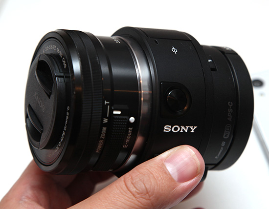 可接 Sony E-Mount 鏡頭的 QX1 外接相機模組