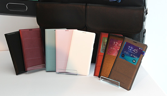 現場並展示了 Note 4 的其他皮套配件