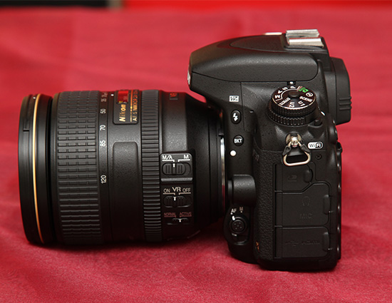 機身右方配置，可見 WiFi 字樣，D750 也是 Nikon 首部搭載 WiFi 的全幅單眼數位相機