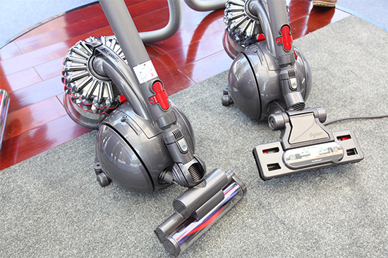 Dyson 今天在台灣發表強調不用清潔濾網的新款吸塵器 DC52