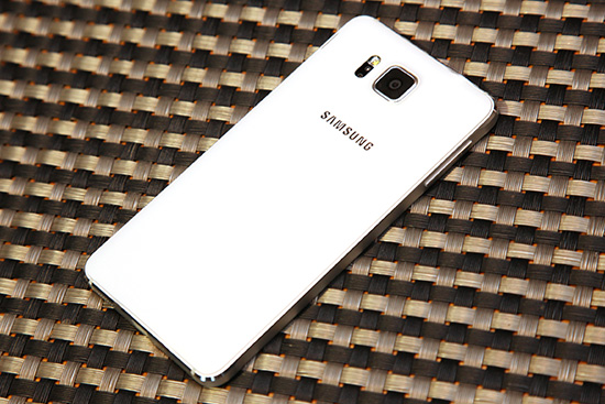 Apple iPhone 6 V.S Samsung Galaxy Alpha V.S Sony Xperia Z3 Compact!美日韓小尺寸旗艦手機比拼:Samsung Galaxy Alpha