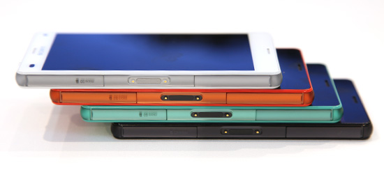 Apple iPhone 6 V.S Samsung Galaxy Alpha V.S Sony Xperia Z3 Compact!美日韓小尺寸旗艦手機比拼:Sony Xperia Z3 Compact
