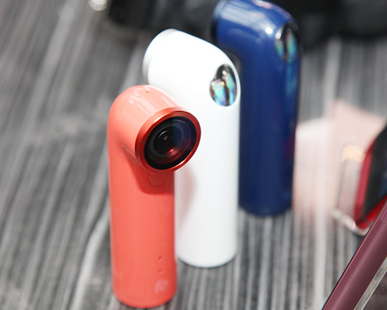  現場展示了三種 RE 相機顏色