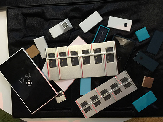 Project Ara 拆開來,活像是積木玩具。