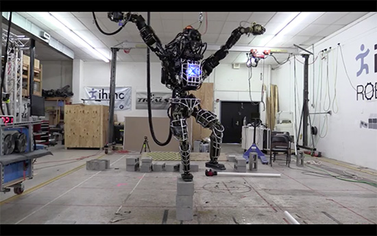 畫面擷取自 DRCihmcRobotics 官方 Youtube 網站
