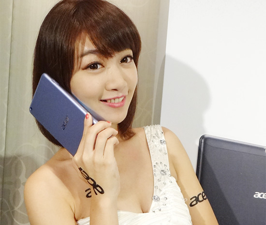 宏碁首款 4G 通話平板 Iconia Talk S,售價 7,990 元。(記者吳佩樺攝)