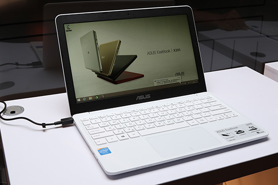 EeeBook X205
