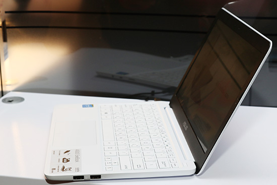 基本上 EeeBook X205 就是 EeePC 的最新版本