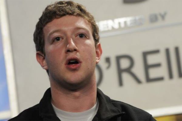 祖克柏認為庫克說法荒謬，甚至嗆：「蘋果應該要賣得更便宜。」（擷自engadget.com）