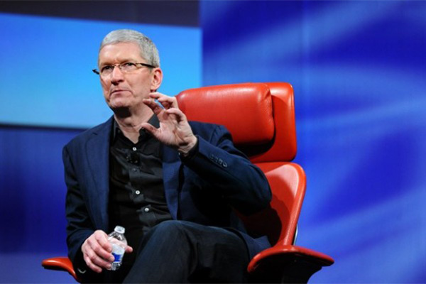 庫克先前曾嗆臉書，商業廣告行為氾濫，「蒐集用戶資料後，再將資料賣給用戶」。（擷自engadget.com）