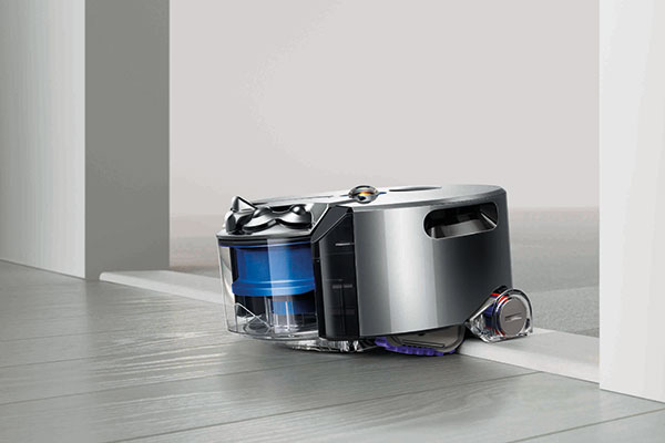 Dyson 360 Eye的坦克履帶設計,遇到門檻也能輕鬆跨越。