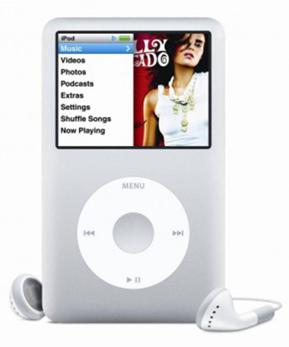 蘋果公司出產的第一代 iPod Classic 今年 10 月份遭官網移除正宣布停產,網路上出現收購潮,最貴一台破台幣 3 萬元。(圖取自《Metro》)