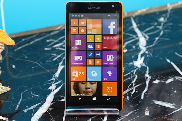 Lumia 535 是首支掛上 Microsoft 品牌在台發售的 Lumia 手機