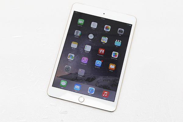 iPad Mini 3 正面機身,最大的不同也是在 Touch ID 功能的增加