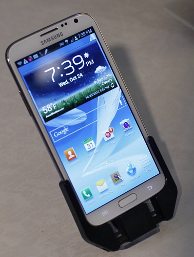 三星2012年的舊機GALAXY Note 2現在也能夠更新Android 5.0 Lollipop。(路透)