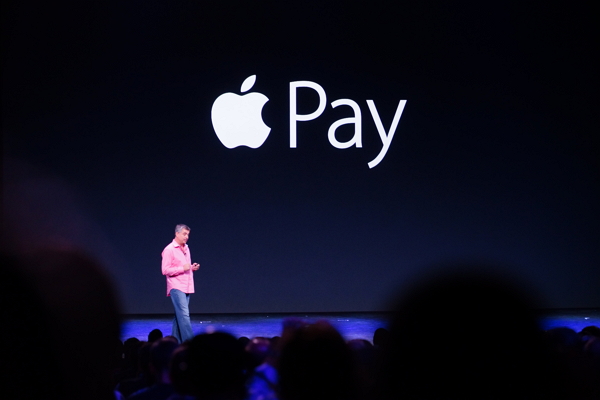 CNN認為Apple Pay的推廣,也確實掀起一股風潮。(資料照,記者陳炳宏攝)