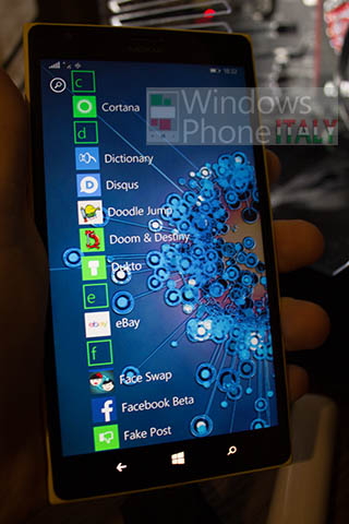 Windows10使用半透明動態磚以突出全螢幕背景。（翻攝自Windows Phone Italy）
