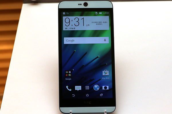 Desire 826 採用 5.5 吋 Full HD 解析度 IPS 螢幕,基本上跟 Desire Eye 相同。