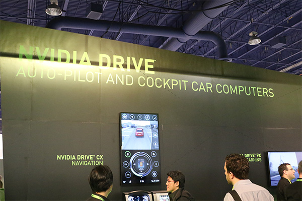 nVIDIA 則是推出了具有自動駕駛與整合媒體能力的 nVIDIA DRIVE 平台
