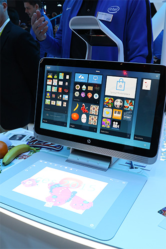 具有體感互動介面的 HP Sprout 桌上型電腦