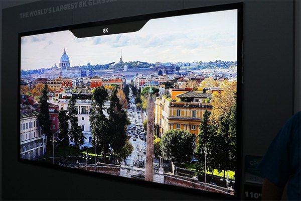 Samsung 展出目前最大 115 吋的 8K 超高解析度電視