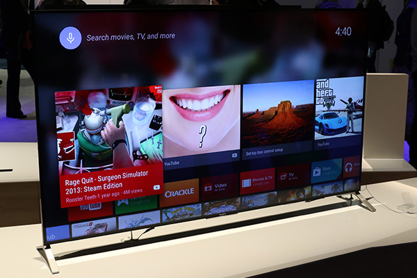 在 4K 等級的解析度下,影片品質相對重要,不管是 Samsung 或是 Sony ,都在電視裡內建了可提供 4K 影片的網路影片服務商,降低消費者買了 4K 電視後卻無 4K 影片看的落差。