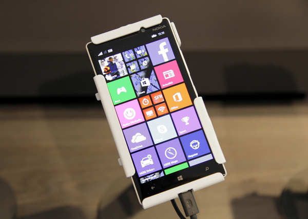 手機大廠 Nokia 自從將手機業務售予微軟後,其下營利業務就少了一大塊,因此Nokia N1也備受關注。(彭博社)