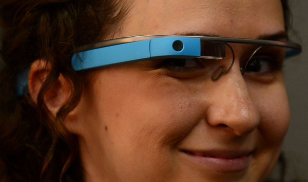 Google Glass主管指出新一代 Google Glass 外表將不同於以往。(法新社)