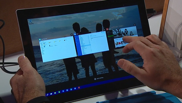 拆下鍵盤後就變為類似 Windows 8 的觸控模式