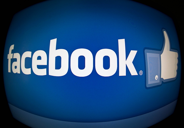 社群網站龍頭臉書(Facebook Inc.)第四季營收成長49%,加上獲利雙雙打敗華爾街(Wall Street)所預期。(圖片來源/法新社)