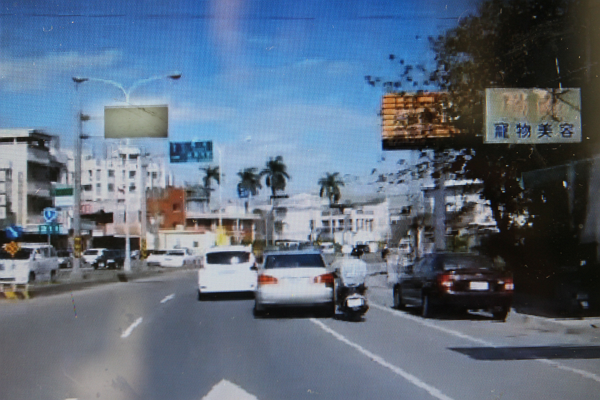 雖然裝了行車紀錄器，開車還是謹慎小心為上！（翻攝至outube）