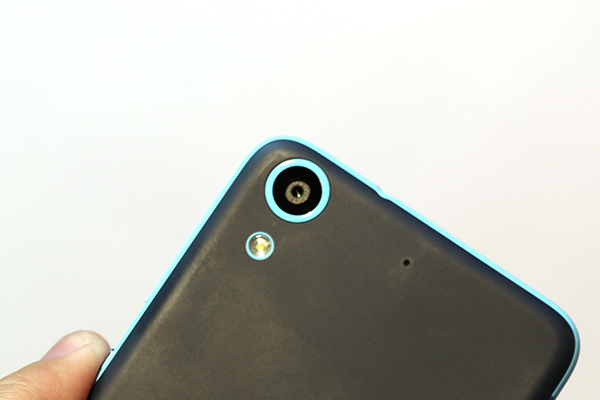 主鏡頭為 1300 萬的規格