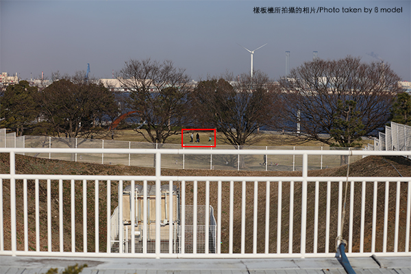 第二景則是會展中心旁的海濱公園，原來取景範圍大小，中央方框為對焦點所在區域