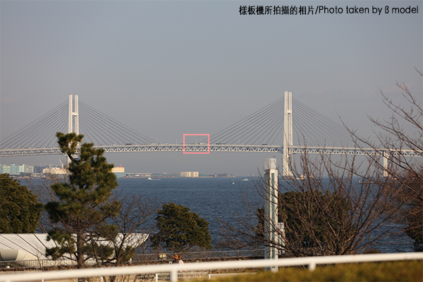 原來取景範圍大小，中央方框為對焦點所在區域