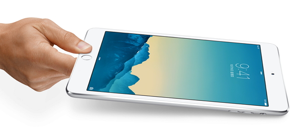 蘋果於 iPhone 5S 上推出 Touch ID 後,隨後也在次年導入新一代 iPad 裝置中。(圖片來源/蘋果)