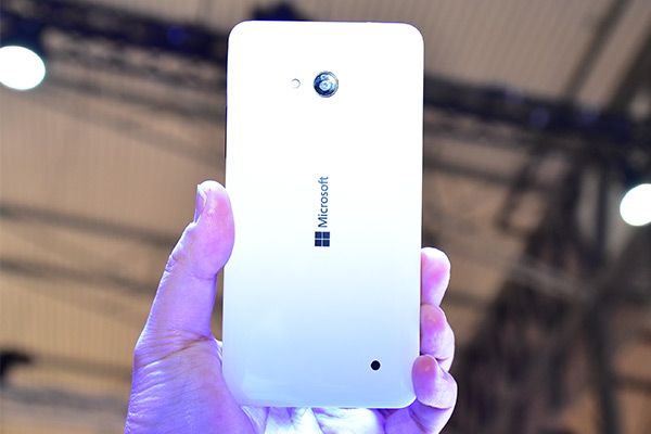 Lumia 640 機身背面